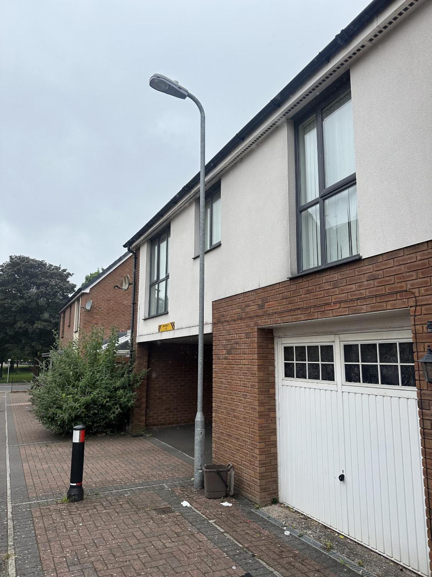 2 Bdr City Centre Apartment With Parking Cardiff Exterior photo